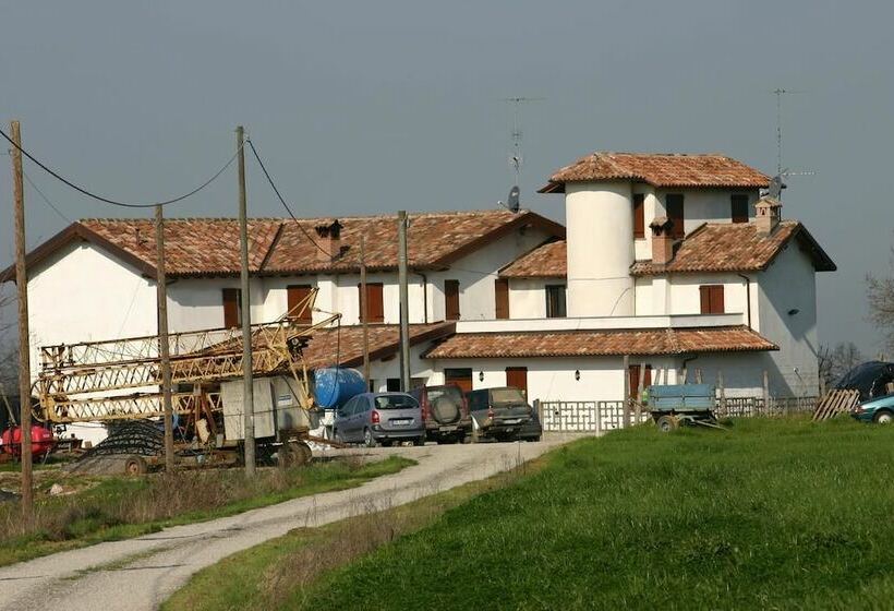 乡村酒店 Farm Stay Agriturismo Cascina Giovanola