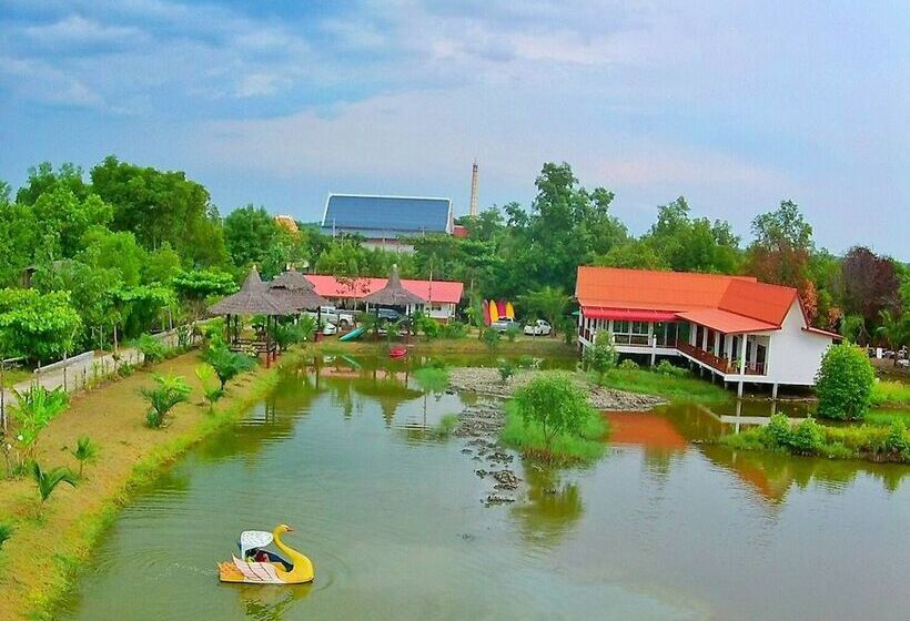 ホテル Saeng Tai Amphawa Resort