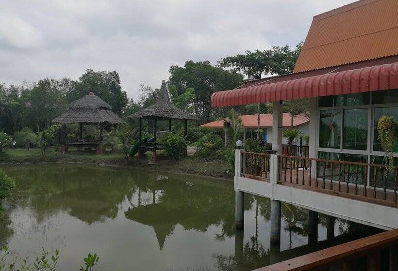 ホテル Saeng Tai Amphawa Resort