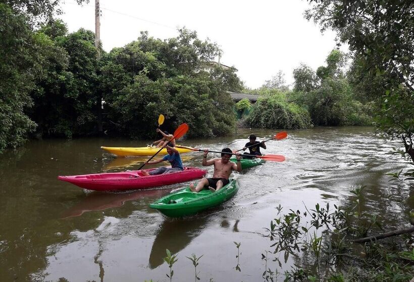 ホテル Saeng Tai Amphawa Resort