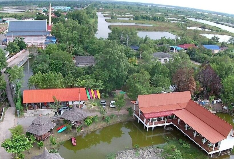 ホテル Saeng Tai Amphawa Resort