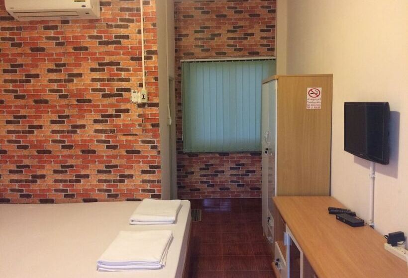 ホテル Saeng Tai Amphawa Resort