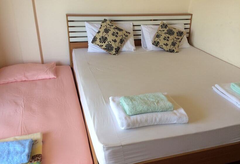 ホテル Saeng Tai Amphawa Resort