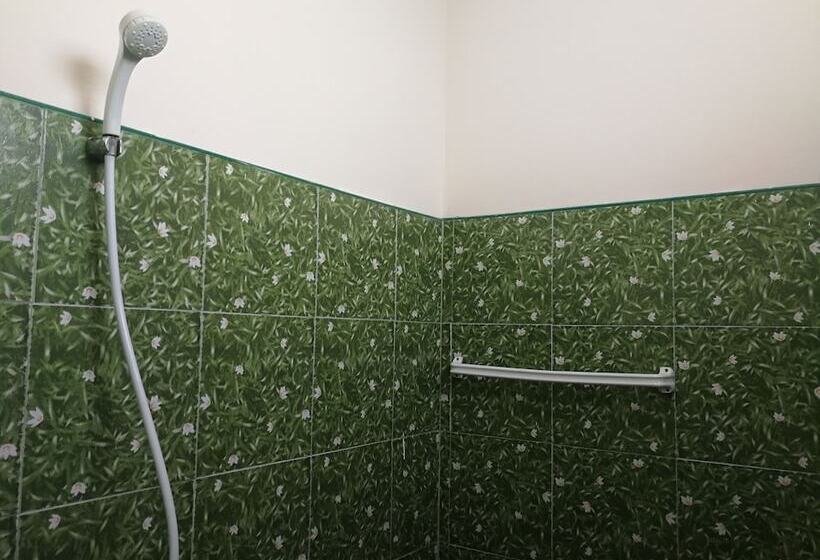 ホテル Saeng Tai Amphawa Resort