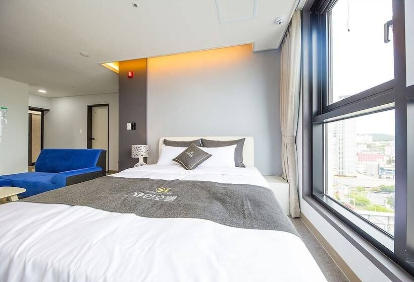 Hotel Shine