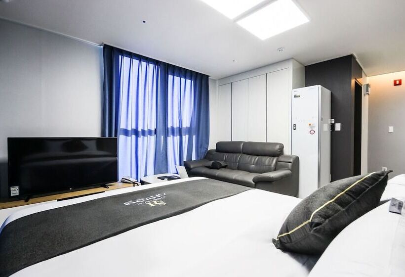 Hotel Shine