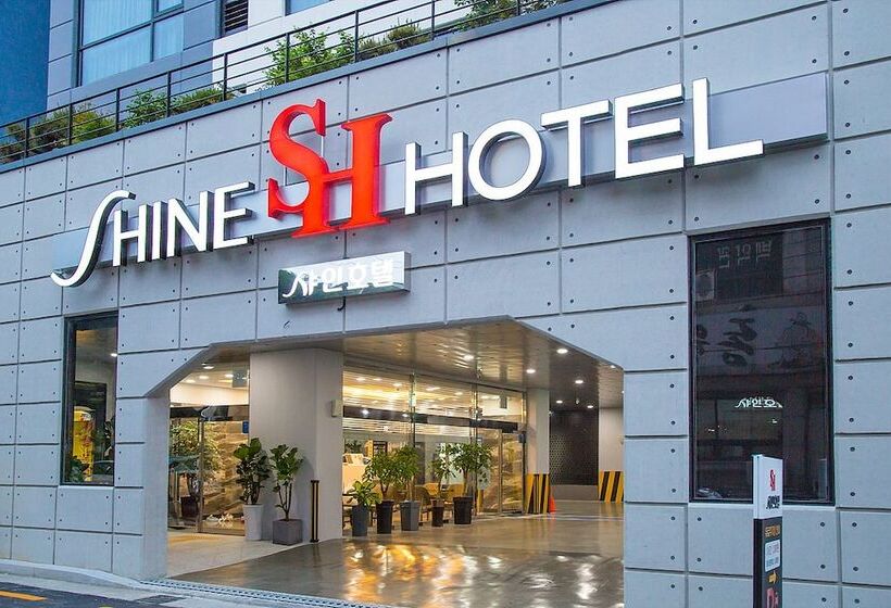 Hotel Shine