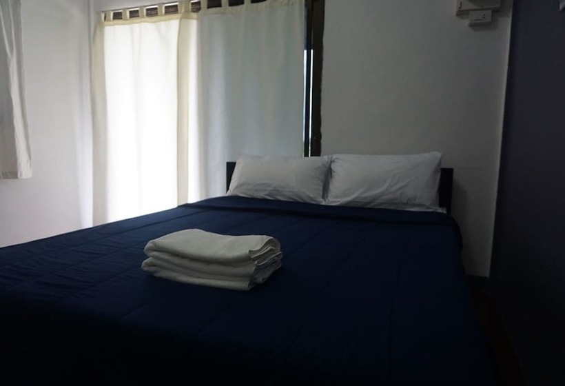 בית מלון כפרי Tangkae View Resort