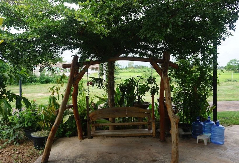 בית מלון כפרי Tangkae View Resort