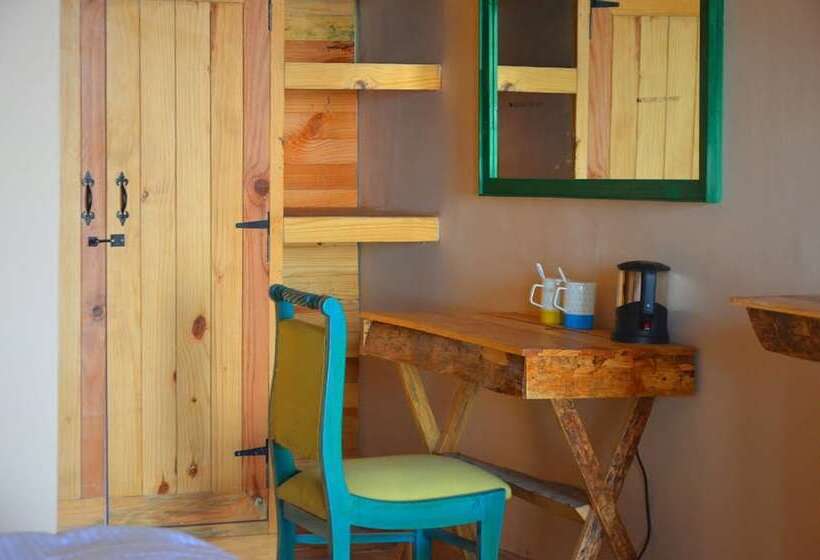 ホテル The Cliffe Cafe & Cottages