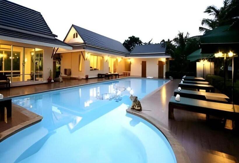 ホテル The Forest Home Resort