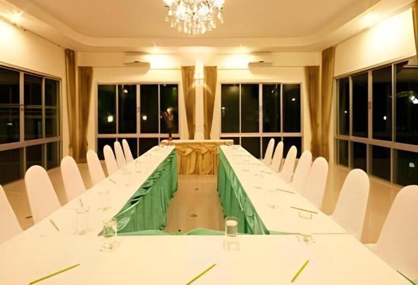 ホテル The Forest Home Resort