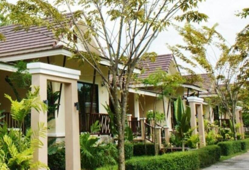 ホテル The Forest Home Resort