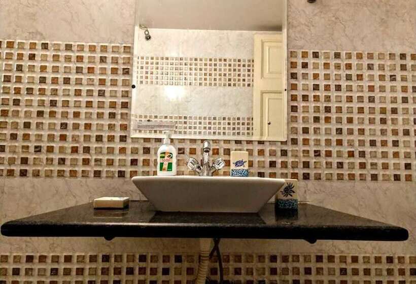 בית מלון כפרי The Garden Bungalow