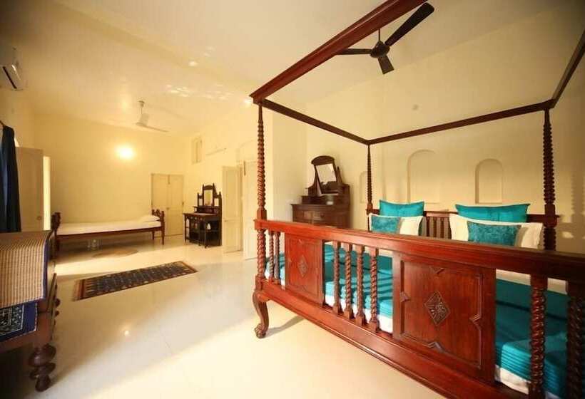 בית מלון כפרי The Garden Bungalow