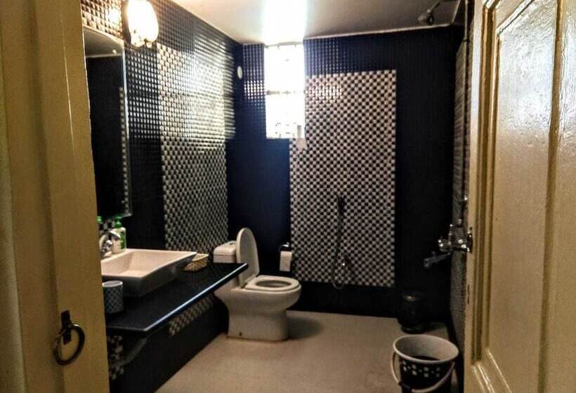 בית מלון כפרי The Garden Bungalow