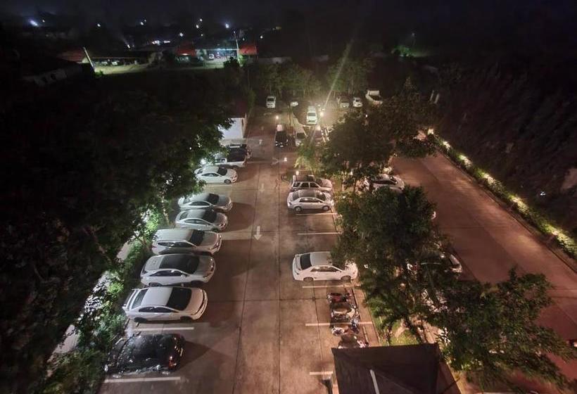 酒店 The Green Residence 304