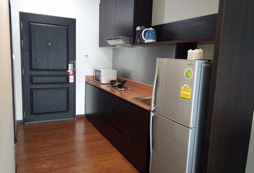 فندق The Park 304