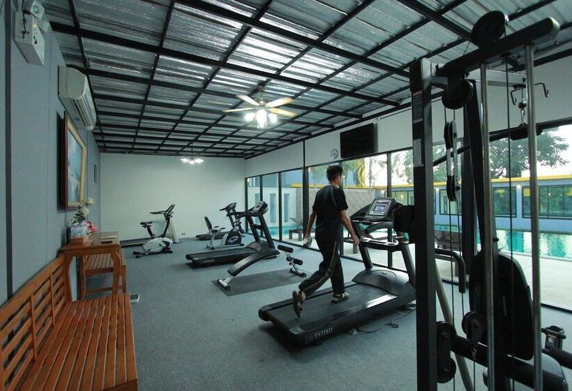 فندق The Park 304