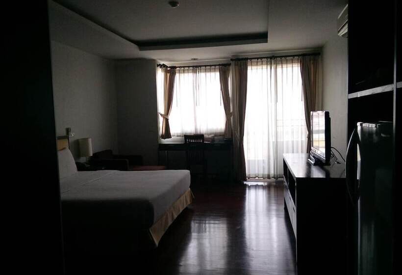 فندق The Park 304