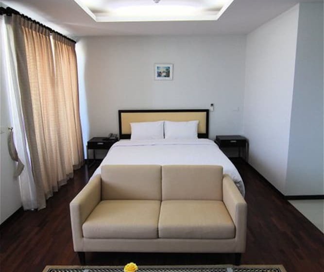 فندق The Park 304