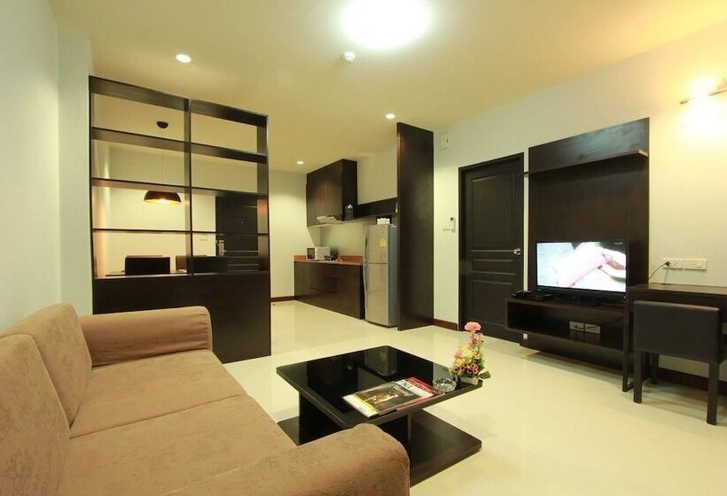 فندق The Park 304