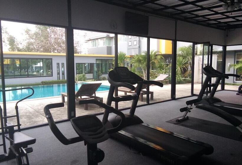 فندق The Park 304