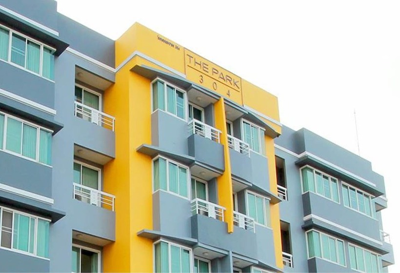 فندق The Park 304