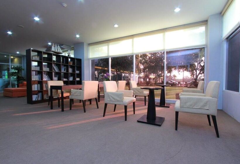 فندق The Park 304