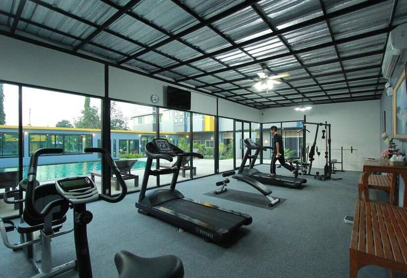 فندق The Park 304