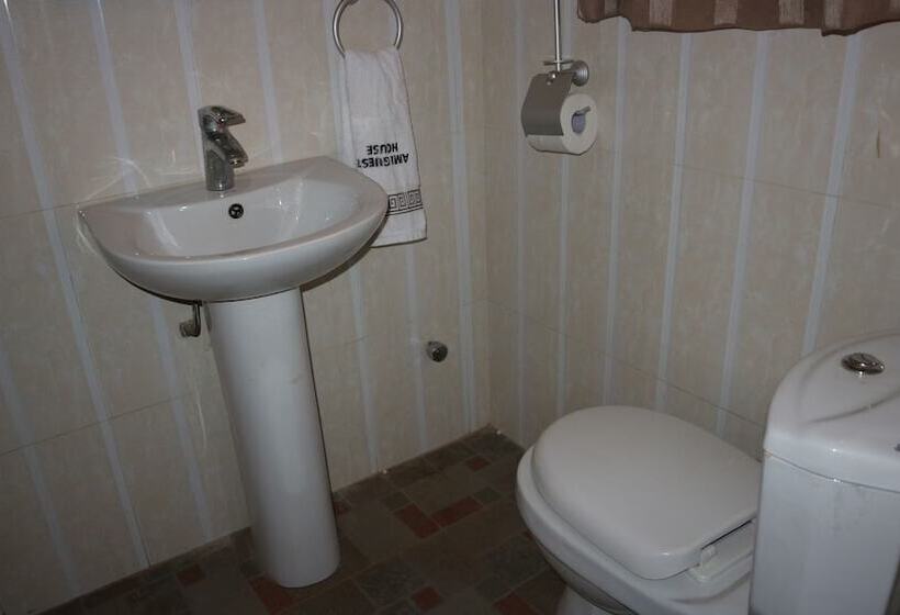 פנסיון Ami Guest House