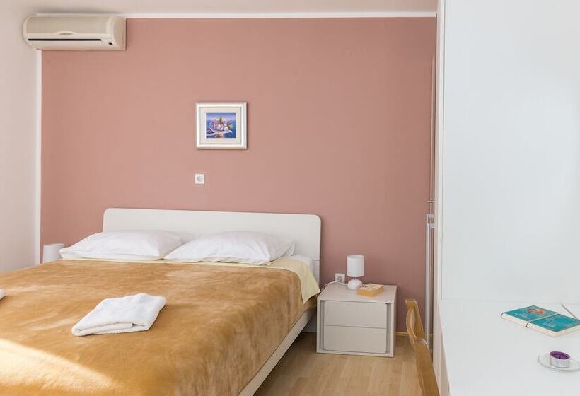 膳宿费 Apartment & Rooms Villa Katarina