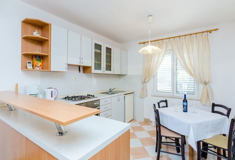 膳宿费 Apartment & Rooms Villa Katarina