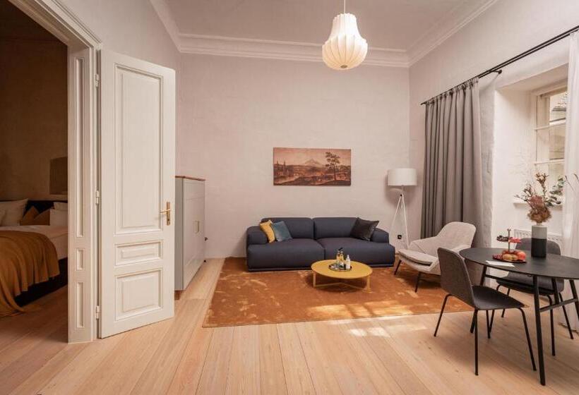 ペンション Boutique Hotel Zum Oberjäger, Schloss Lackenbach