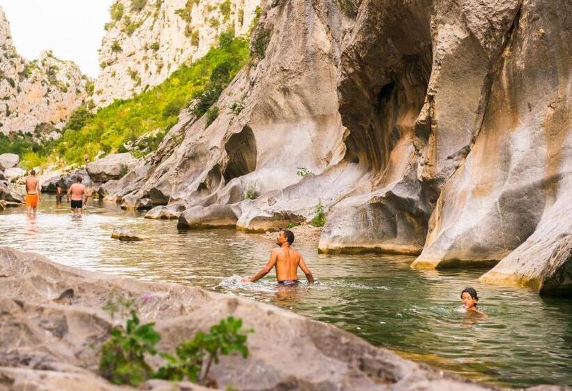 Пансион Chambres D Hôtes Et Gîtes L Abri Sous Roche