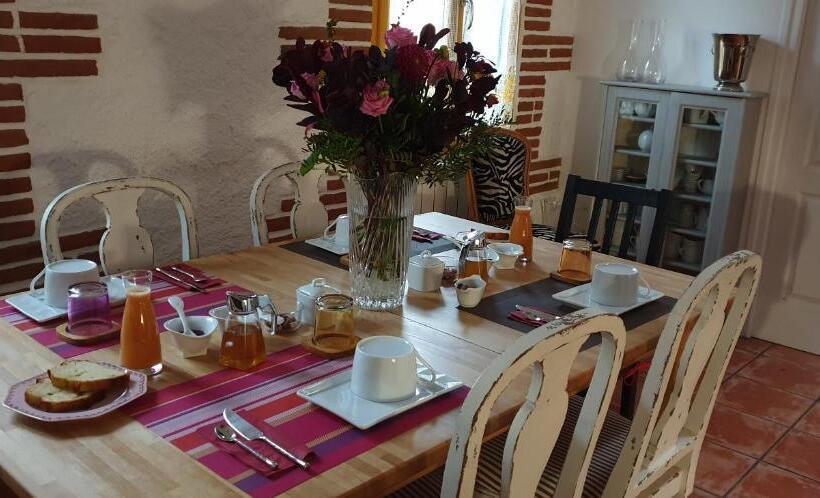 Пансион Chambres D Hôtes Et Gîtes L Abri Sous Roche