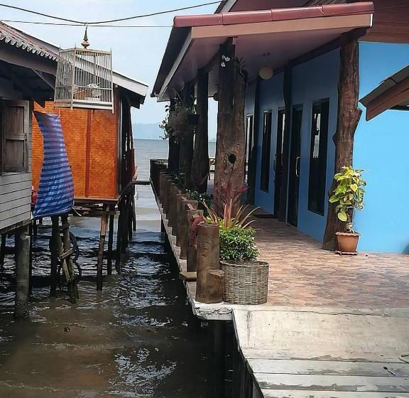 ペンション Chomlay Room & Restaurant