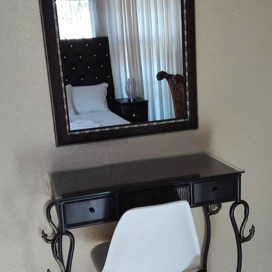 Пансион Joezebel Guesthouse