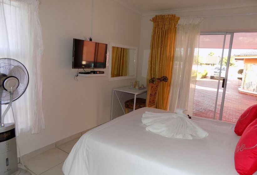 Пансион Joezebel Guesthouse