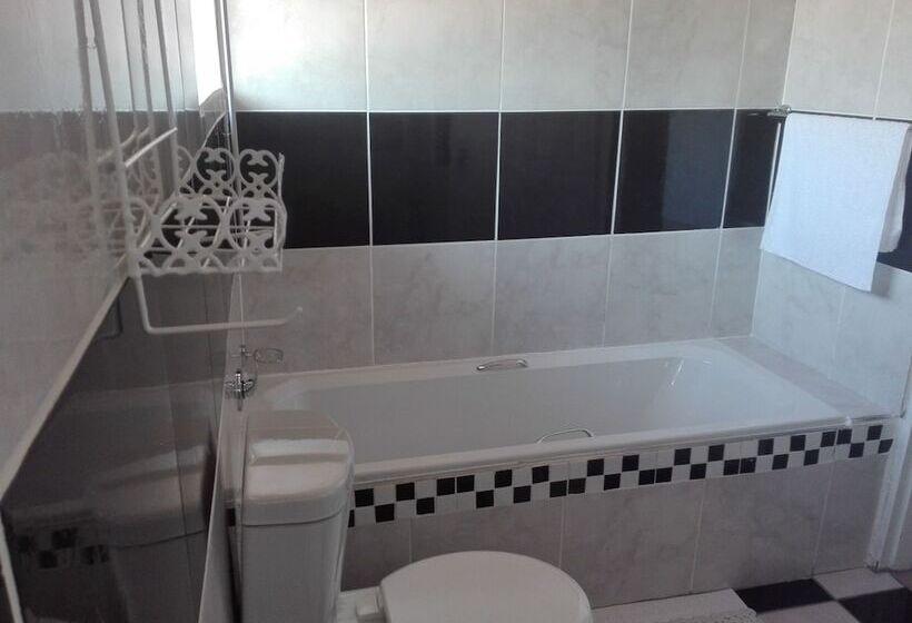 Пансион Joezebel Guesthouse