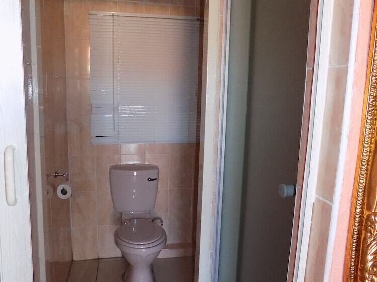 Пансион Joezebel Guesthouse