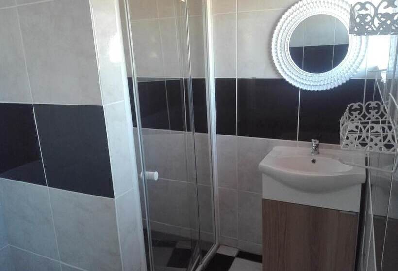 Пансион Joezebel Guesthouse