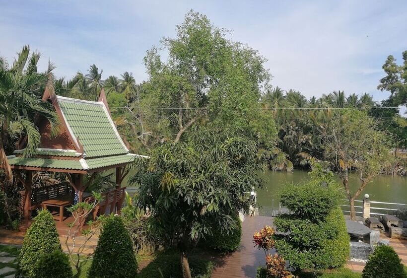 ペンション Kumkhumsriwangchai Amphawa