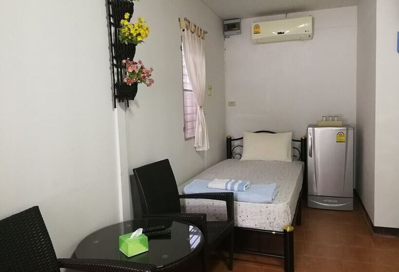 ペンション Kumkhumsriwangchai Amphawa