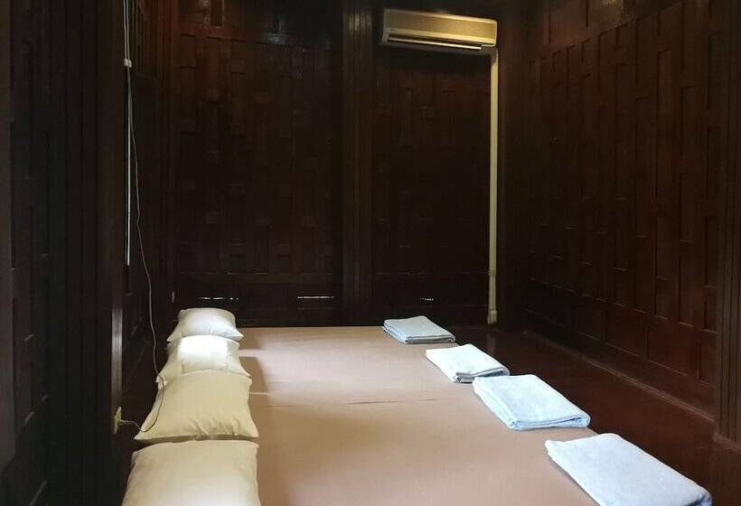 ペンション Kumkhumsriwangchai Amphawa