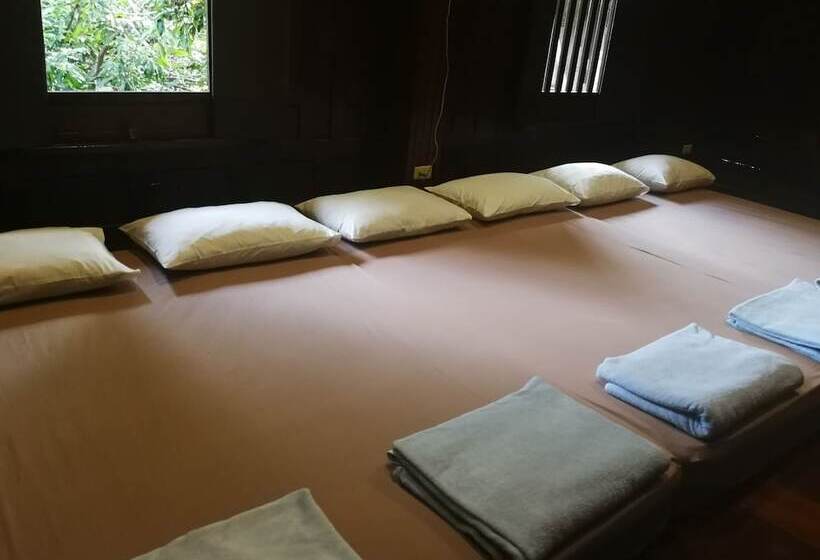 ペンション Kumkhumsriwangchai Amphawa