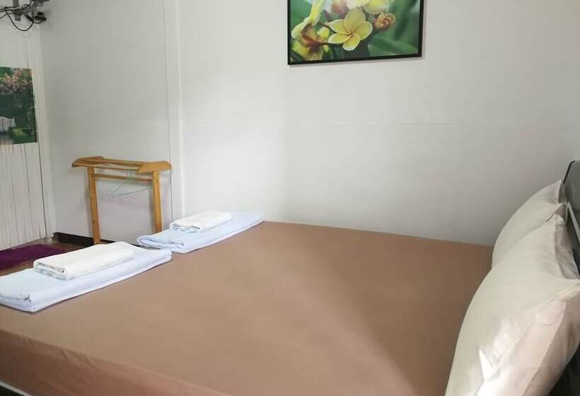 ペンション Kumkhumsriwangchai Amphawa