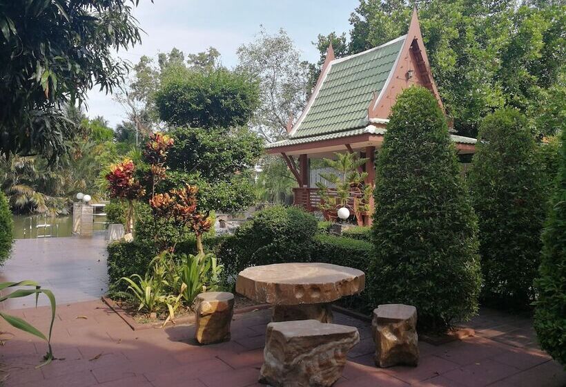 ペンション Kumkhumsriwangchai Amphawa