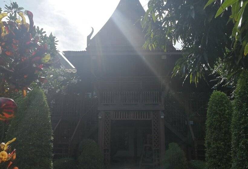 ペンション Kumkhumsriwangchai Amphawa