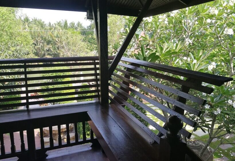 ペンション Kumkhumsriwangchai Amphawa